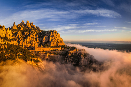 Montserrat una de nuestras montañas mas conocidas para la escalada o el hiking