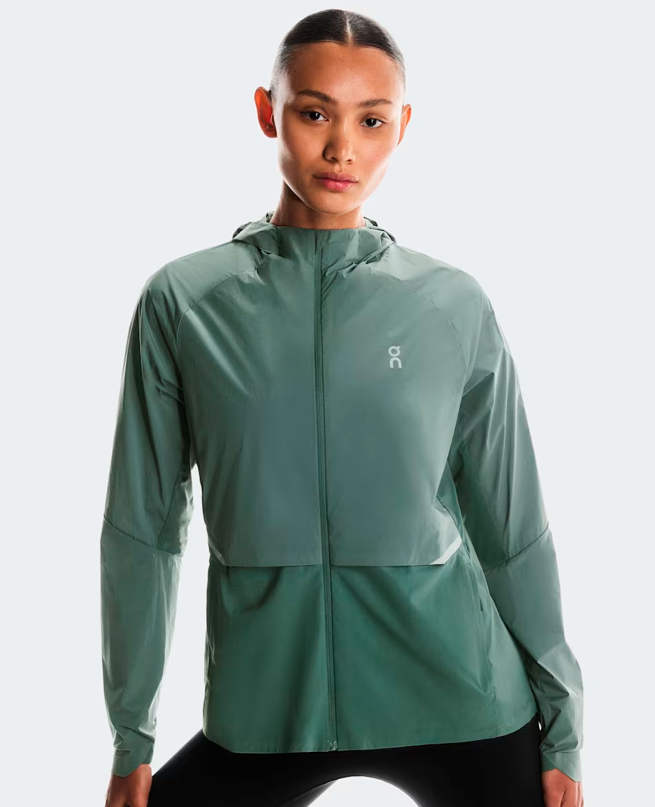 ON CHAQUETA CON CAPUCHA ON RUNNING CORE
