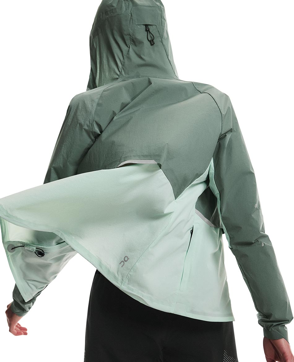 ON CHAQUETA CON CAPUCHA ON RUNNING CORE