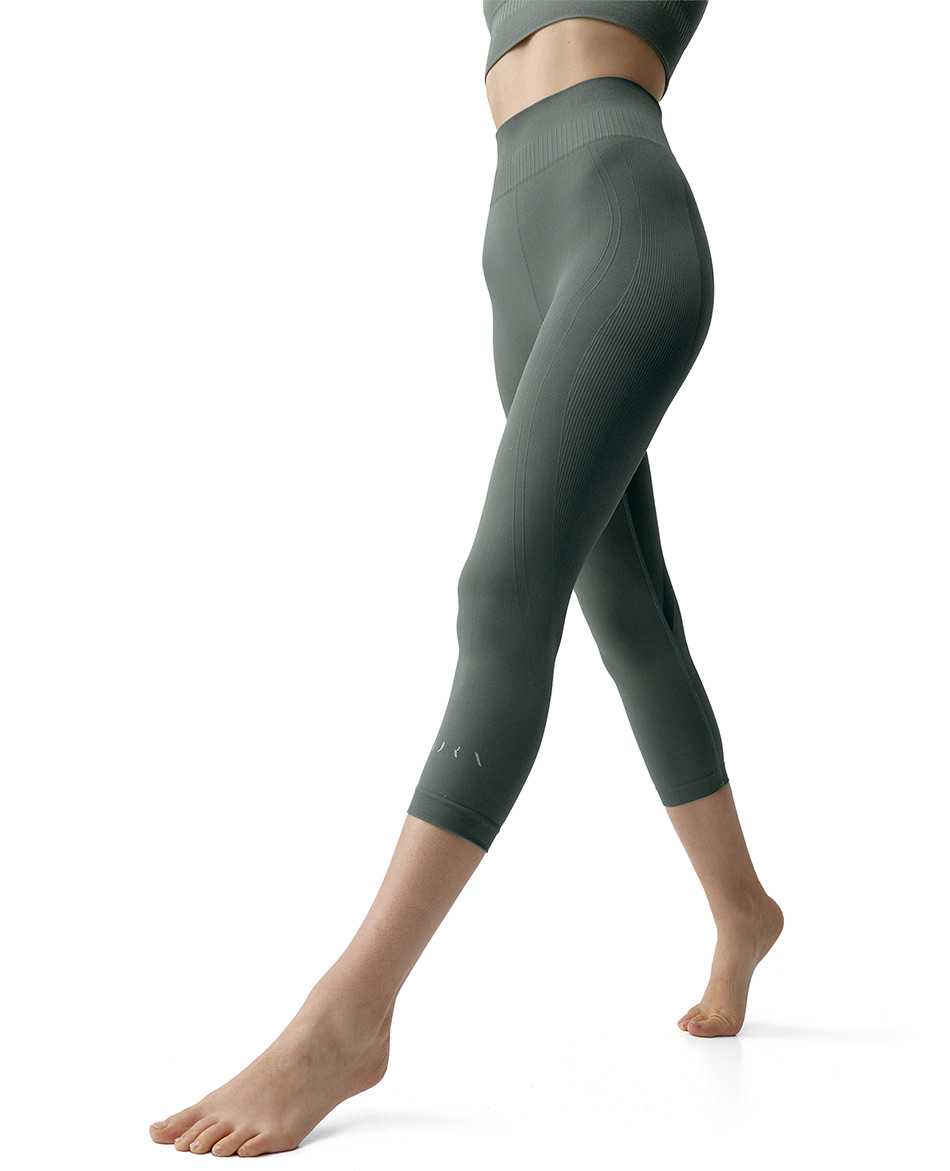 BORN MALLA BORN ERIS CAPRI