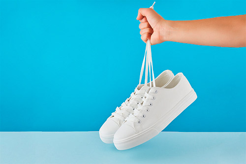 Cómo limpiar las zapatillas blancas: Guía práctica y efectiva